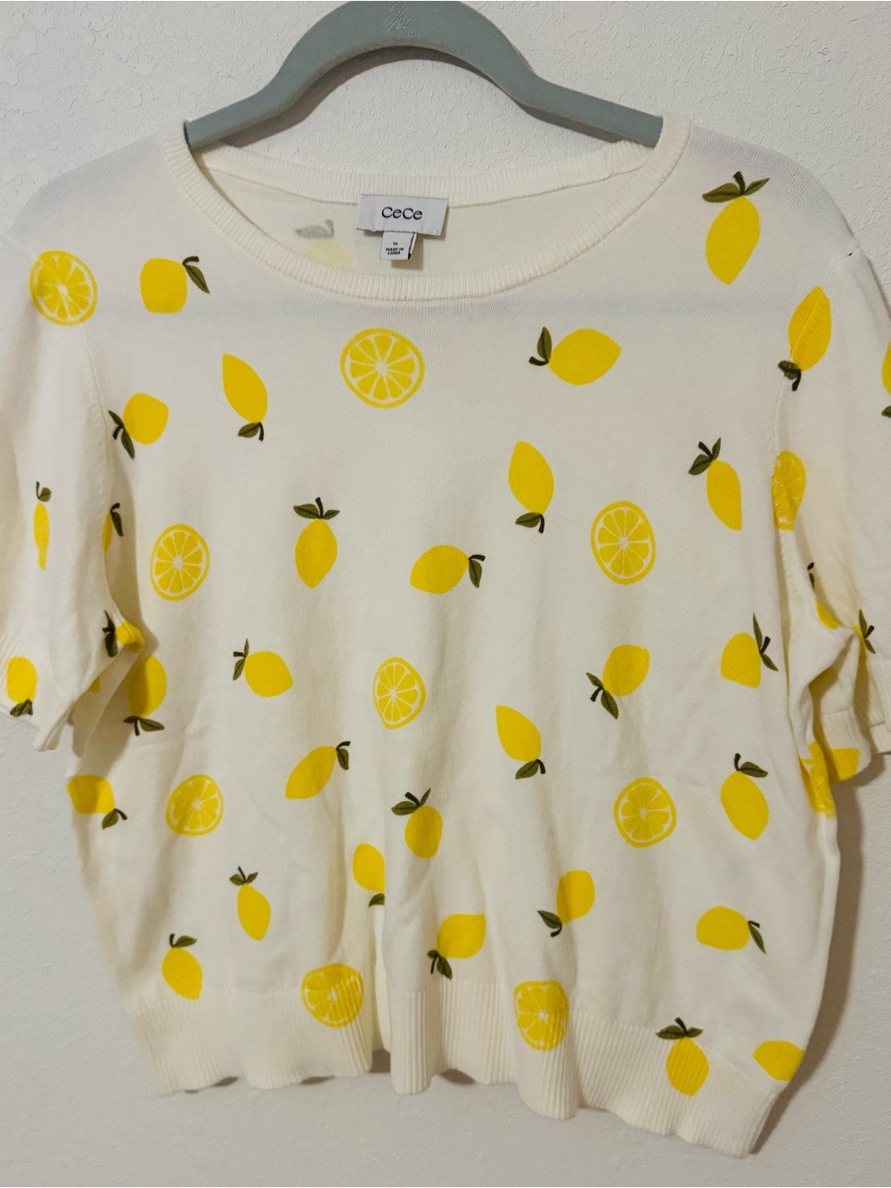 CeCe Cream Lemon Print Short Sleeve Sweater Top Size XL